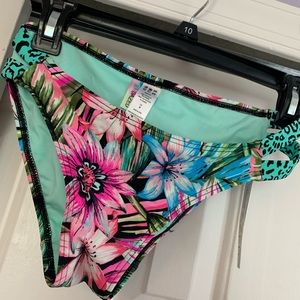 NEVER WORN size M Bathing Suit BOTTOM
